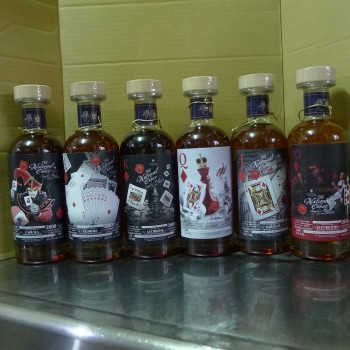 The National Choice Diamond Royal Flush & Joker (6 bottles)