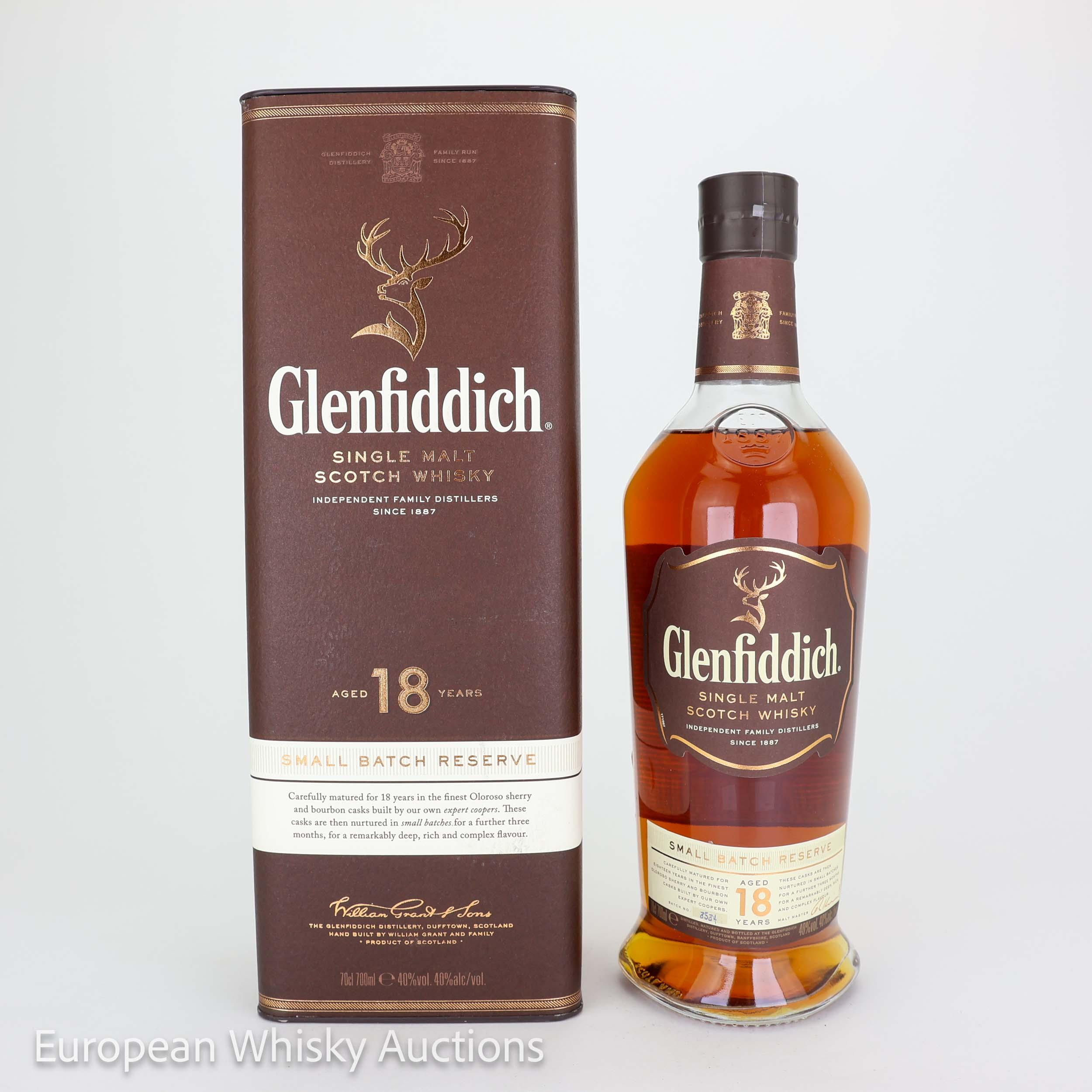 Glenfiddich 18 Year Old Small Batch / Including Hip Flask, Oloroso Sherry & Bourbon Cask, 2005, 40% whisky bottle